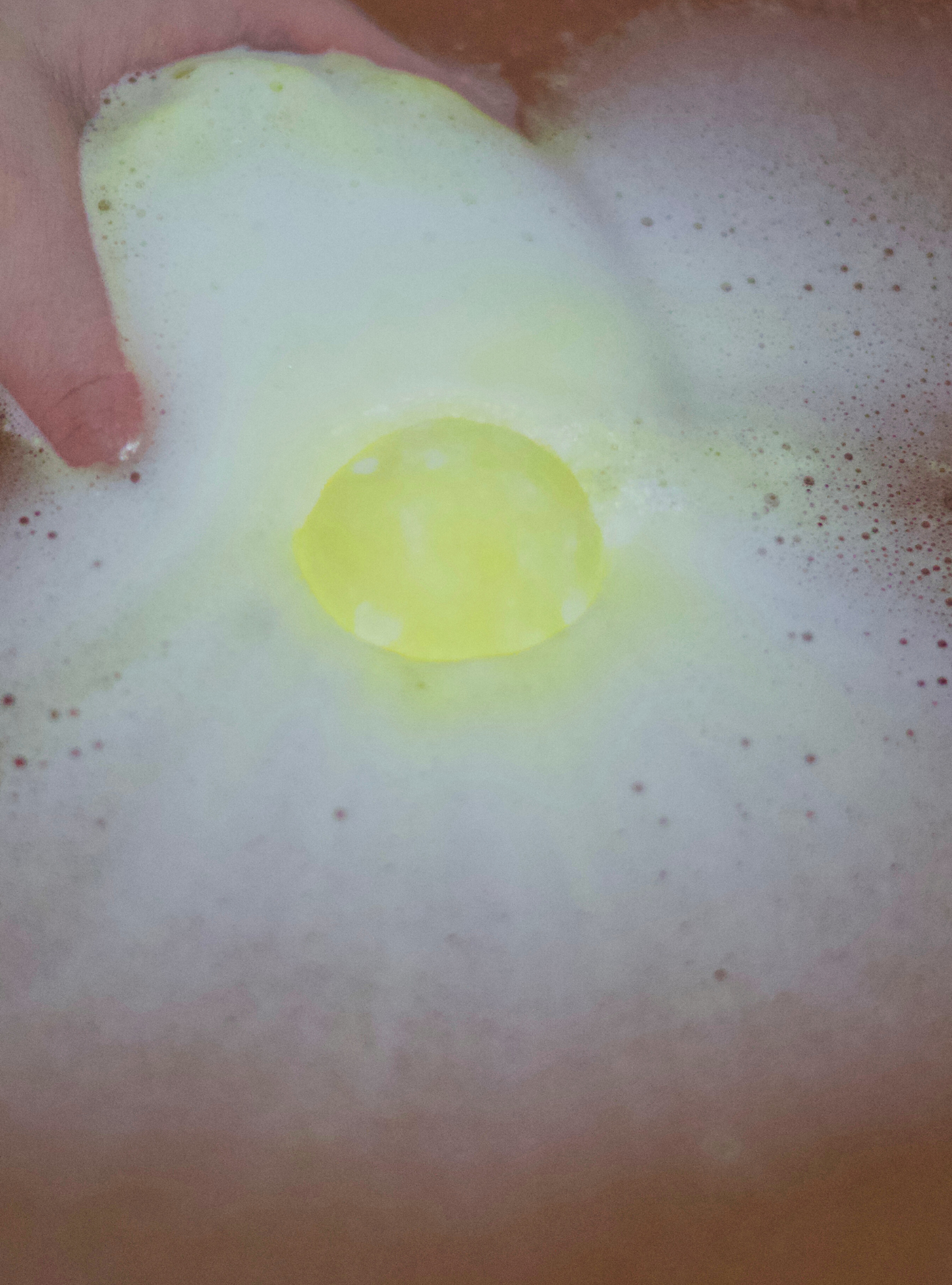 EvolutionUSA Refresh Bath Bombs for Women, 24 Lush Bath Bombs Mini Sized, Luxurious Womens Gift for Mother's Day, Easter, Birthday or Self Care, Luxurious & Relaxing Bathbombs, Womens Bath Balls