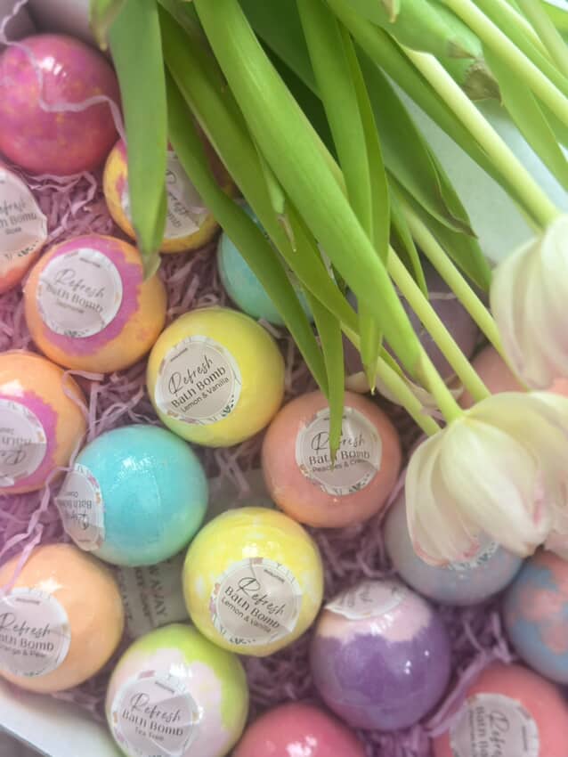 EvolutionUSA Refresh Bath Bombs for Women, 24 Lush Bath Bombs Mini Sized, Luxurious Womens Gift for Mother's Day, Easter, Birthday or Self Care, Luxurious & Relaxing Bathbombs, Womens Bath Balls